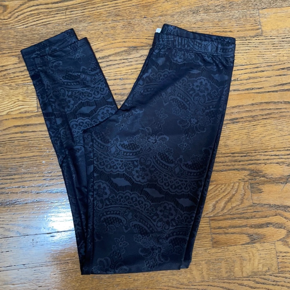 Mimi Chica lace print leggings. Size small